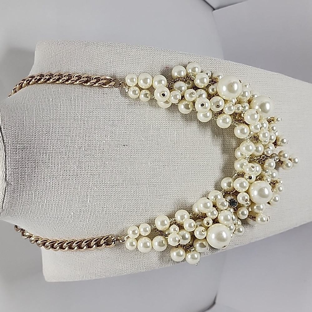 Faux Pearl Bib Cluster Necklace